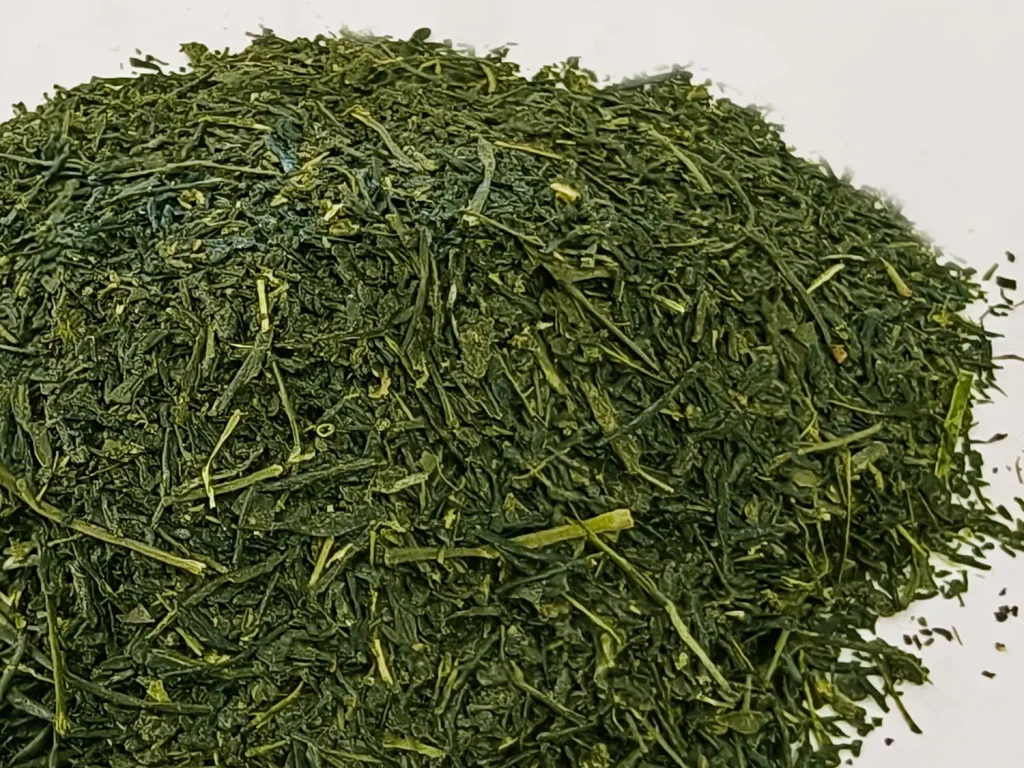 緑が美しい茶葉